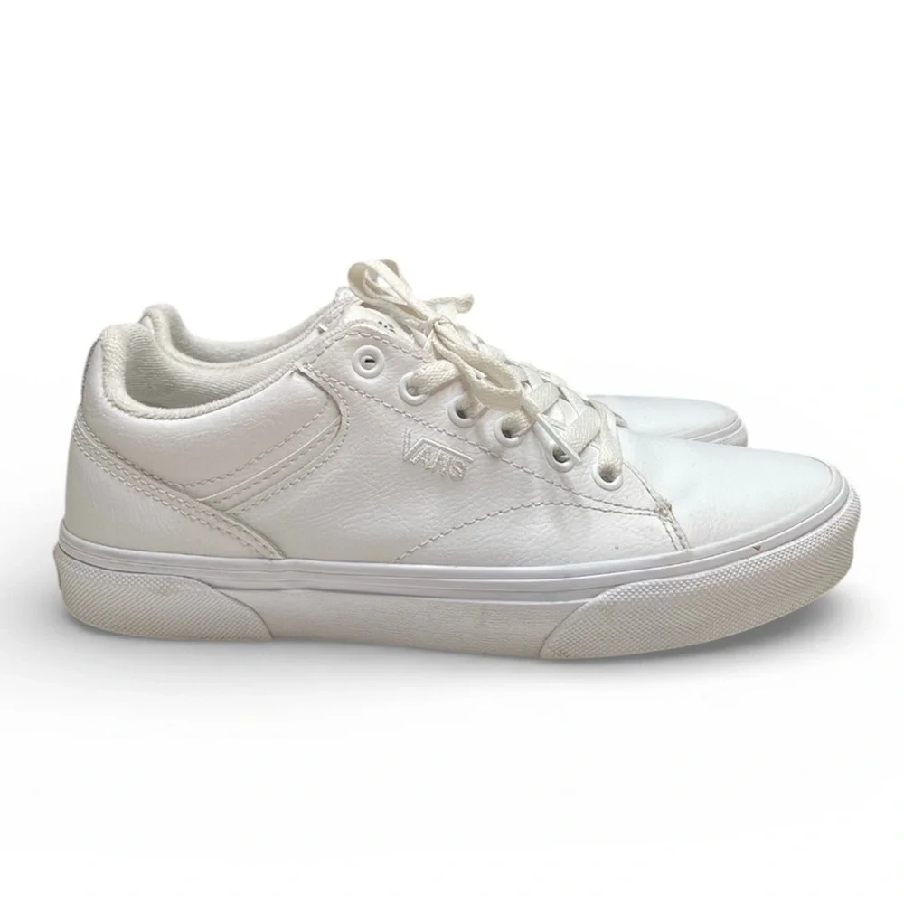 Vans White Leather Women’s Seldan Skate Sneaker Size 8.5
